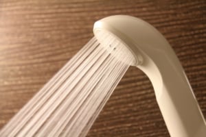 シャワーホースの水漏れ｜お風呂や洗面所の蛇口部品の交換・修理方法