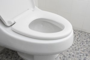 トイレがよく詰まる原因とは？自分でできる対処法と予防の仕方