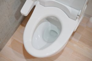 トイレが詰まりやすい状態を解消！原因・対処・予防について解説